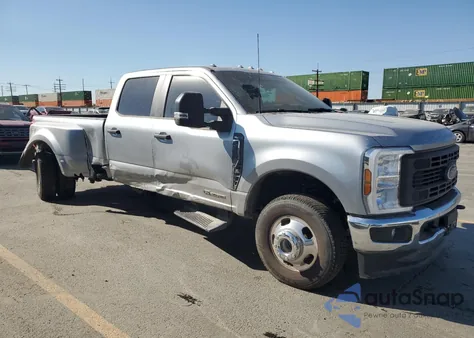 2024 Ford F350 Super Duty z USA, uszkodzony, nr VIN 1FT8W3DTXREF07415
